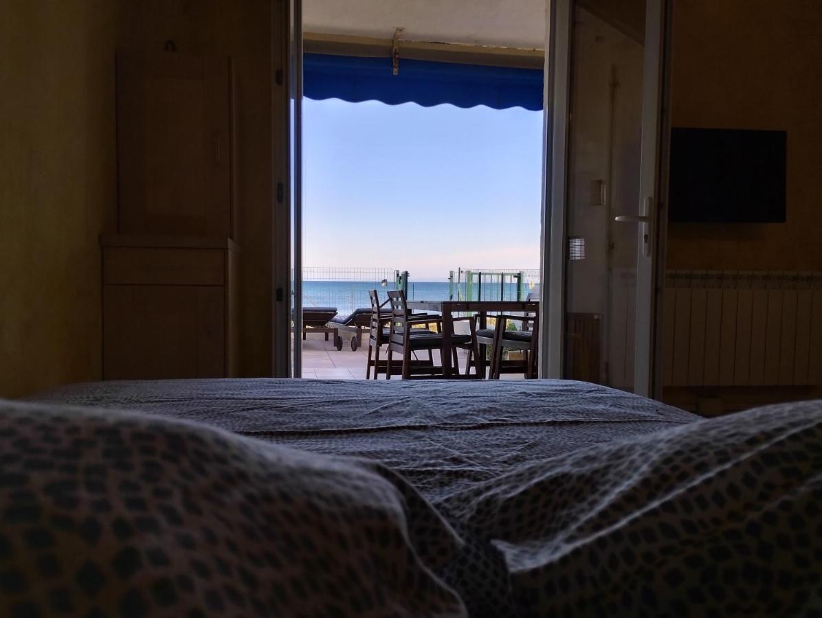 Le Surplage Hyeres Luaran gambar