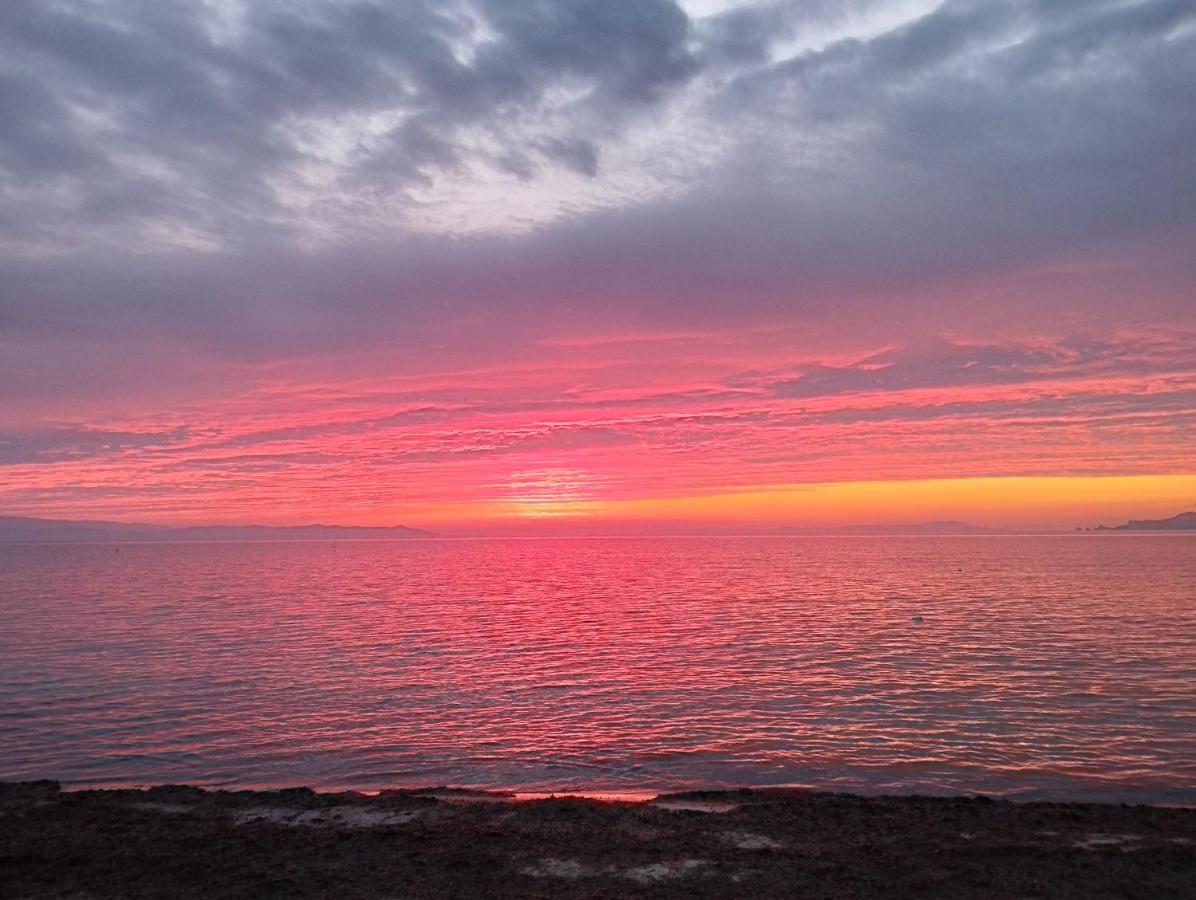 Le Surplage Hyeres Luaran gambar