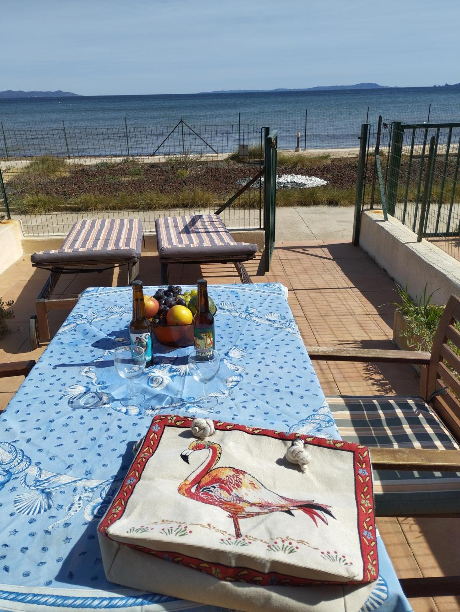 Le Surplage Hyeres Luaran gambar