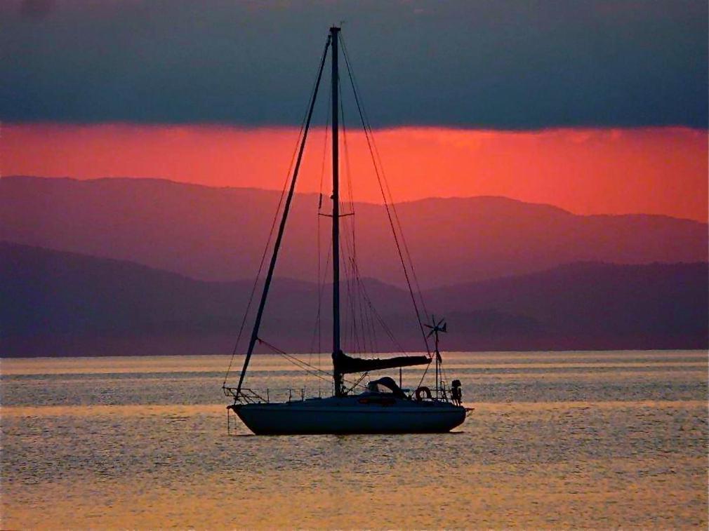 Le Surplage Hyeres Luaran gambar