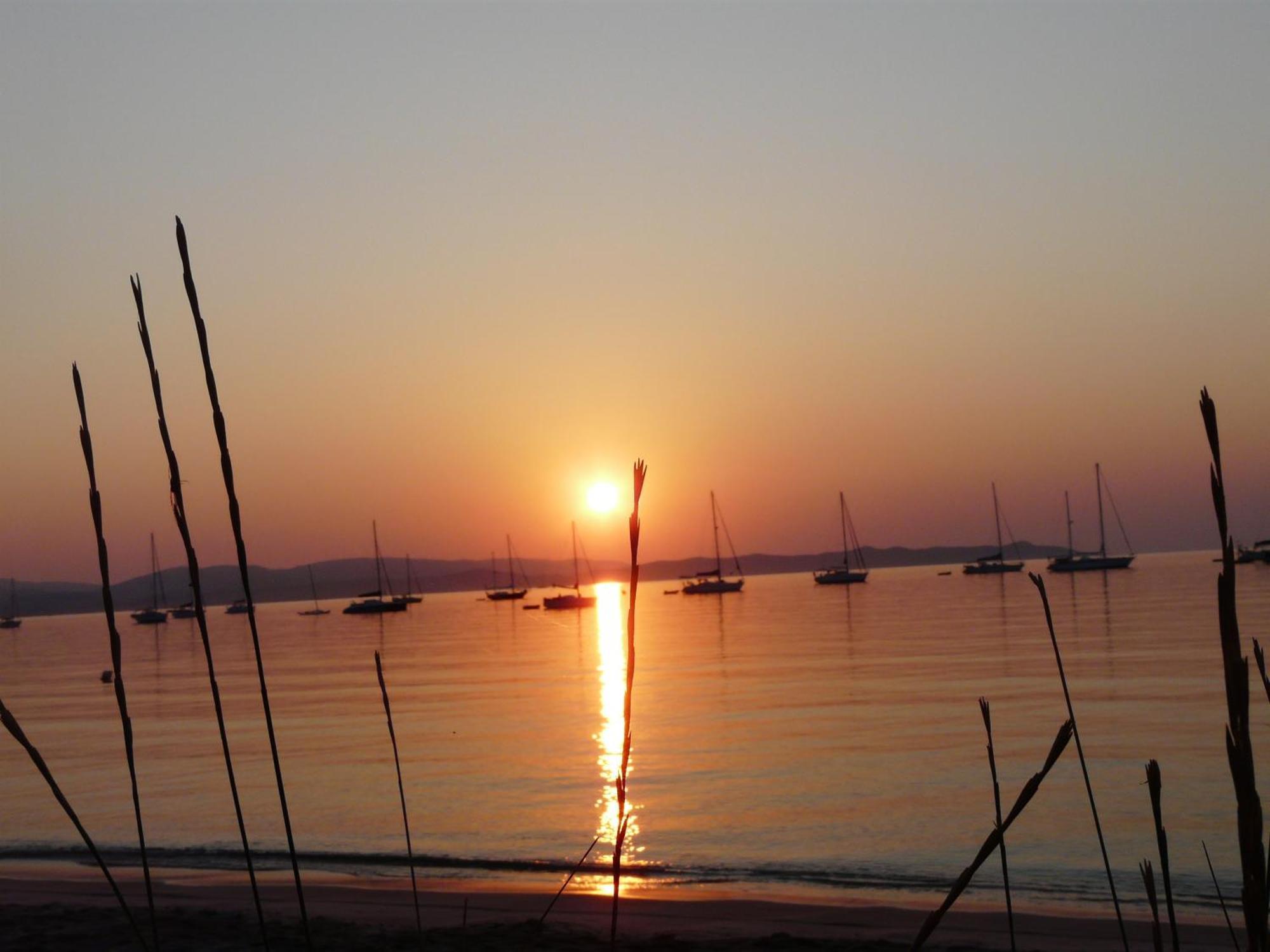 Le Surplage Hyeres Luaran gambar